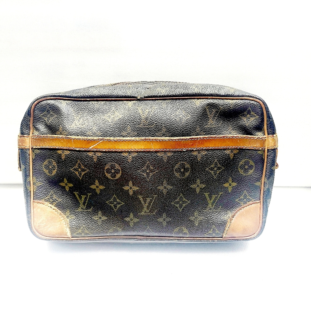 Louis Vuitton Leather Clutch Bag